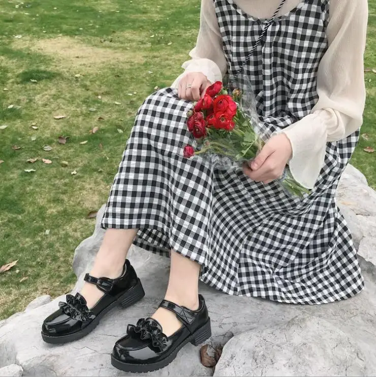 Japanese college style sweet lolita shoes lace round head low heel jk uniform leather shoes kawaii girl shoes loli daily cos
Japanese college style sweet lolita shoes lace round head low heel jk uniform leather shoes kawaii girl shoes loli daily cos
