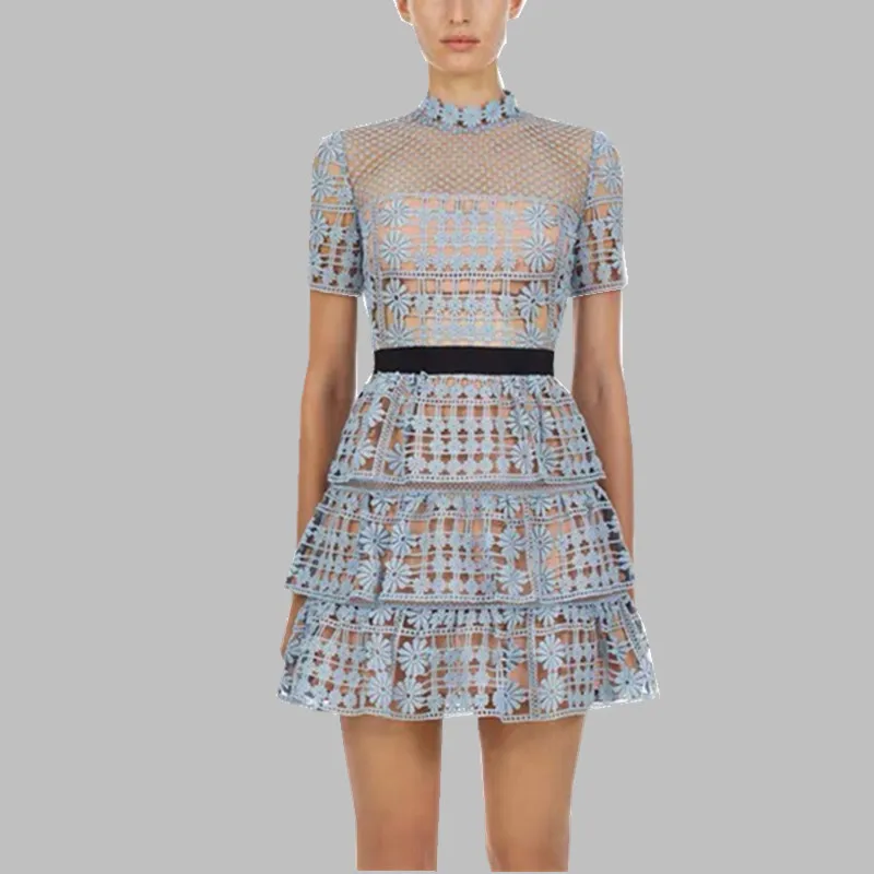 Women Self Portrait Cake Short Dress Runway Summer 2022 Short Sleeve Lace Patchwork Ruffles Party Dress Vintage Hollow Out Dress
Women Self Portrait Cake Short Dress Runway Summer 2022 Short Sleeve Lace Patchwork Ruffles Party Dress Vintage Hollow Out Dress