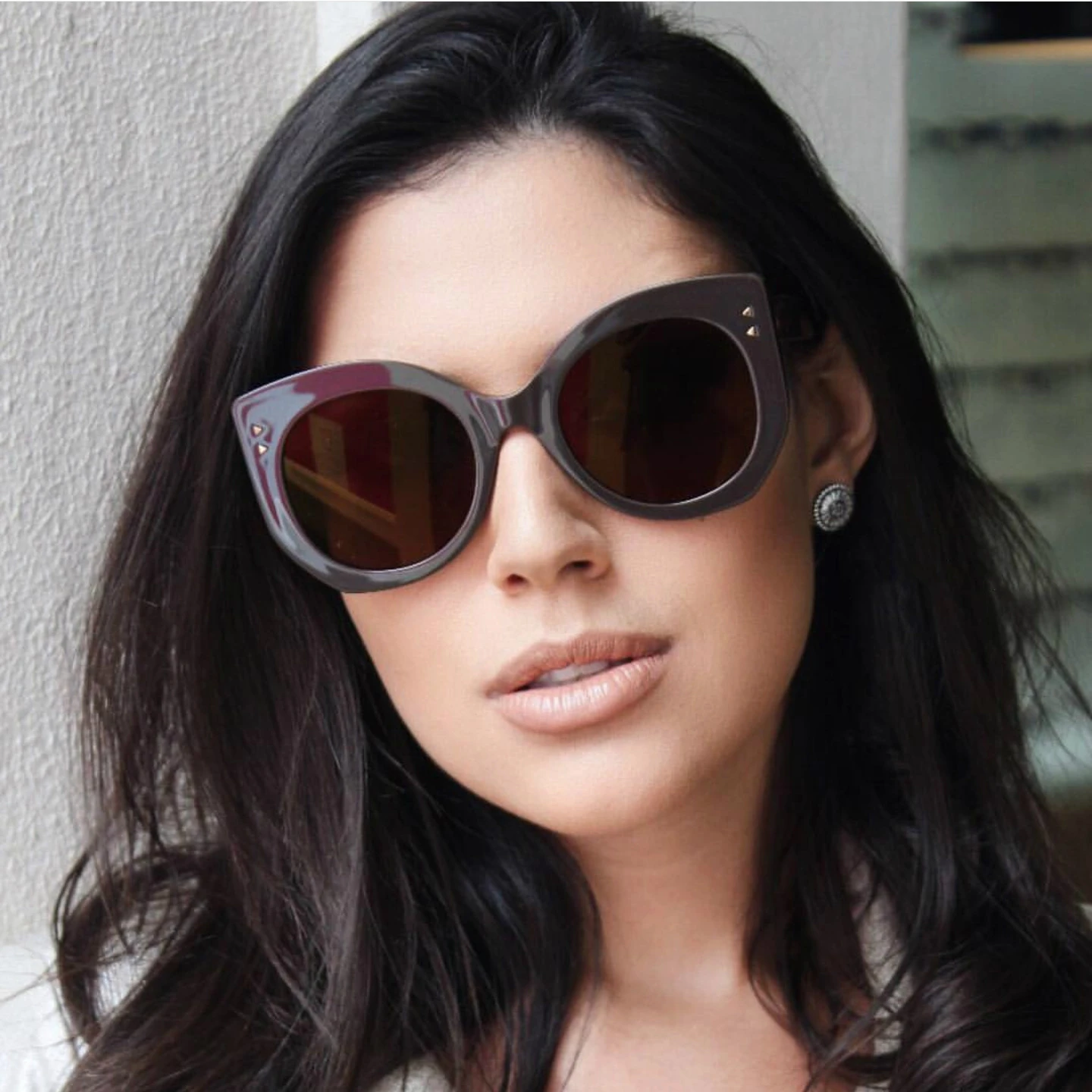 Original quality 2019 Retro Sunglasses Women Brand Design Sun Eye Glasses Shades for Women Sunglasses Oversized Rivet Fashion
Original quality 2019 Retro Sunglasses Women Brand Design Sun Eye Glasses Shades for Women Sunglasses Oversized Rivet Fashion
