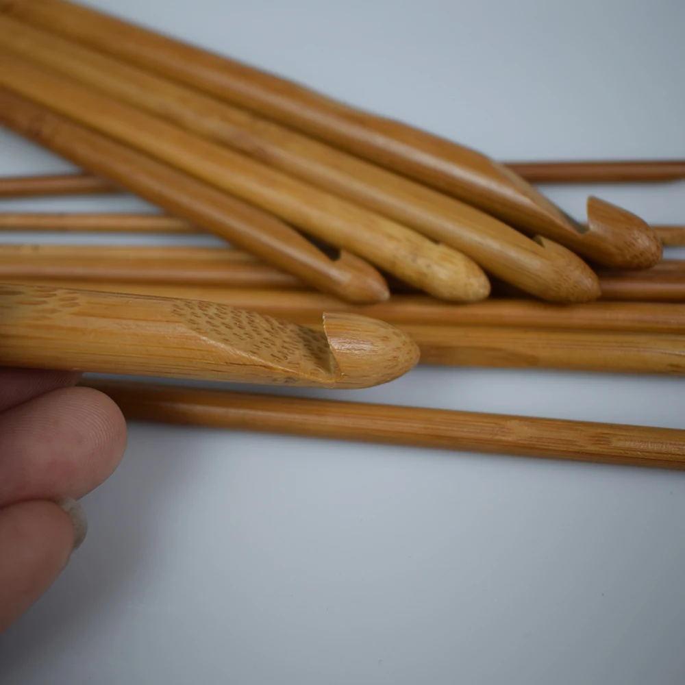 12pcs/set Carbonized Bamboo Needles Crochet Hooks ,Knitting Needles, Knitting Tools Sweater Scarf Hat Weaving Tools
12pcs/set Carbonized Bamboo Needles Crochet Hooks ,Knitting Needles, Knitting Tools Sweater Scarf Hat Weaving Tools