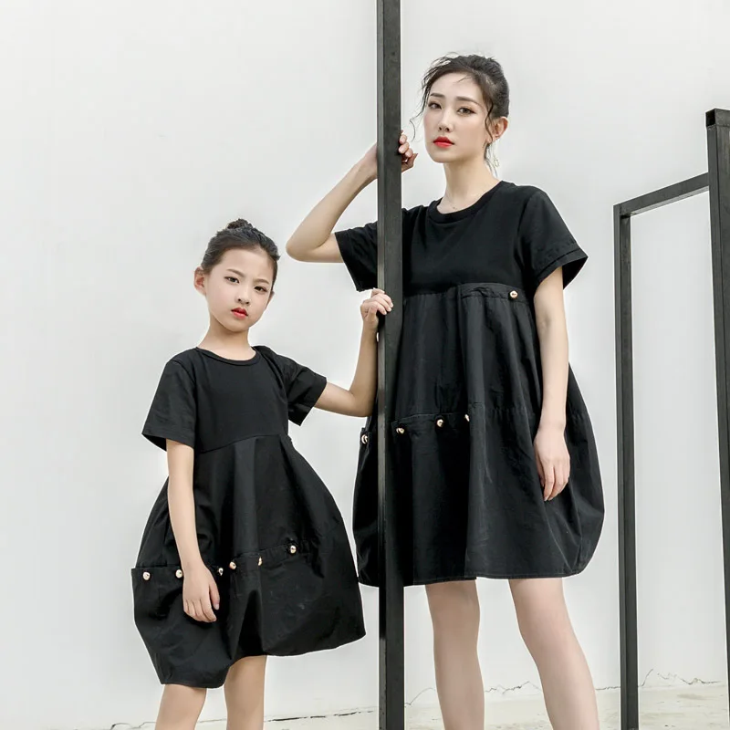 2019 Summer Dress Mommy and me Short Sleeve Black Dresses Family Matching Outfits Mom Daughter Fashion Dress Vacation Clothing
2019 Summer Dress Mommy and me Short Sleeve Black Dresses Family Matching Outfits Mom Daughter Fashion Dress Vacation Clothing