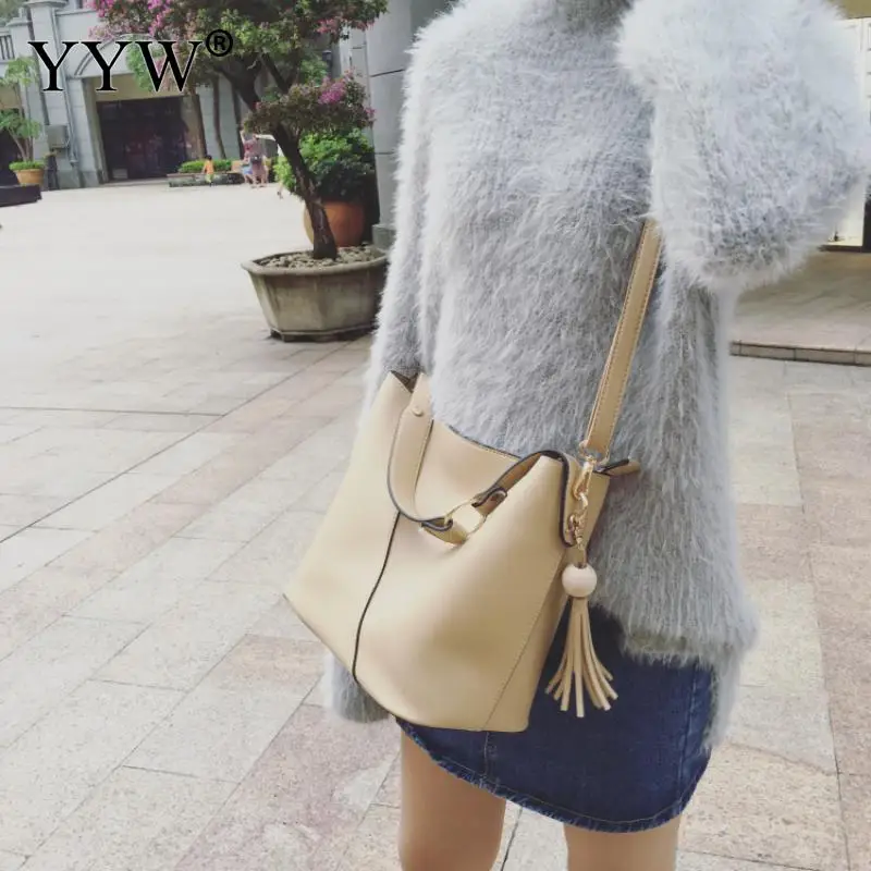 2019 New Arrive Women Casual Bucket Bag Tassels Female Handbag Leather Softbag Brown Tote School Bags Ladies Bolsa Feminina
2019 New Arrive Women Casual Bucket Bag Tassels Female Handbag Leather Softbag Brown Tote School Bags Ladies Bolsa Feminina