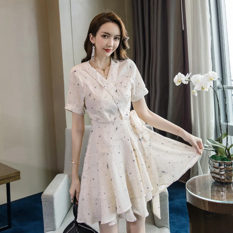 Plus Size 2019 Summer Cute Love Print Star Casual Dress Women Short Sleeve Elegant Dress Women Black Women's Asymmetric Dresses
Plus Size 2019 Summer Cute Love Print Star Casual Dress Women Short Sleeve Elegant Dress Women Black Women's Asymmetric Dresses