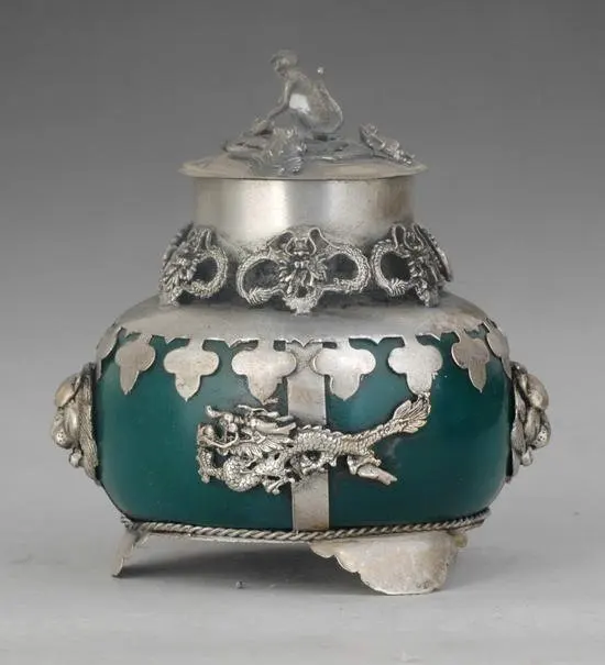 Tibetan Silver old TIBET SILVER JADE ARMORED dragon INCENSE BURNER free shipping tools wedding Decoration Brassroom Art Statue
Tibetan Silver old TIBET SILVER JADE ARMORED dragon INCENSE BURNER free shipping tools wedding Decoration Brassroom Art Statue