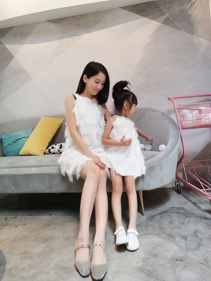 Mom and Daughter Dresses Wedding Sleeveless Dress Summer 2019 Mother and Daughter Clothes Mom and Me Matching Outfits Pink White
Mom and Daughter Dresses Wedding Sleeveless Dress Summer 2019 Mother and Daughter Clothes Mom and Me Matching Outfits Pink White