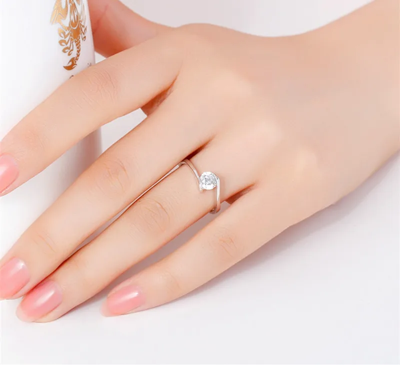C&C Brand Test Positive Moissanite Diamond Ring Solid White Gold 0.5CT Moissanite Solitaire Engagement Ring Women Jewelry 18K
C&C Brand Test Positive Moissanite Diamond Ring Solid White Gold 0.5CT Moissanite Solitaire Engagement Ring Women Jewelry 18K