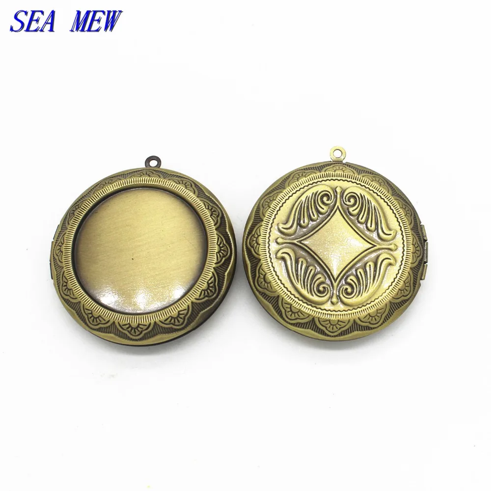 150 PCS Inner 30mm Metal Brass Round Locket Pendant 45x10mm Can Open Photo Floating Locket Pendant DIY Necklace Pendant
150 PCS Inner 30mm Metal Brass Round Locket Pendant 45x10mm Can Open Photo Floating Locket Pendant DIY Necklace Pendant