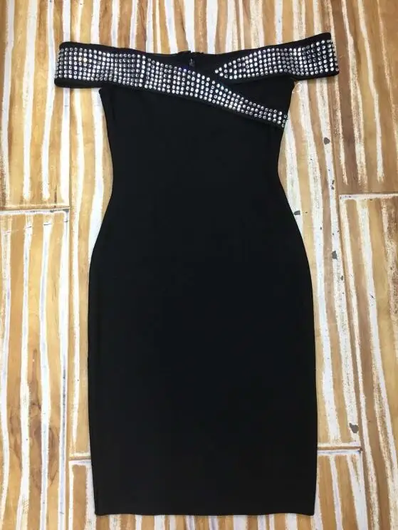 Black Sexy V-neck Off the Shoulder Diamonds Bandage Dress 2019 Summer Knitted Elastic Bodycon Party Dress F-81
Black Sexy V-neck Off the Shoulder Diamonds Bandage Dress 2019 Summer Knitted Elastic Bodycon Party Dress F-81