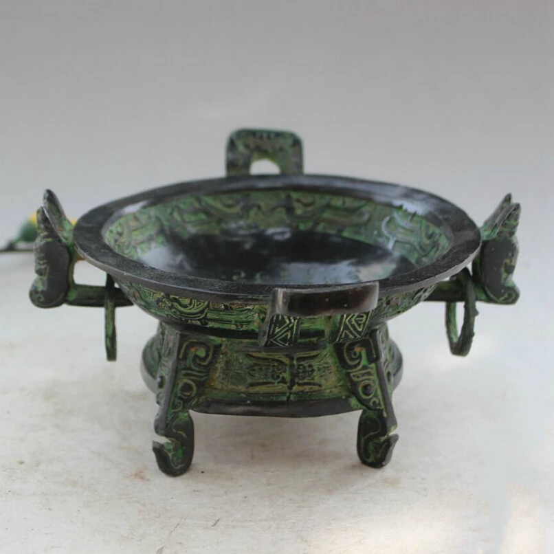 Collectible Chinese bronze Carved Cornucopia inscriptions furnace Sculpture/Metal censer Statue
Collectible Chinese bronze Carved Cornucopia inscriptions furnace Sculpture/Metal censer Statue