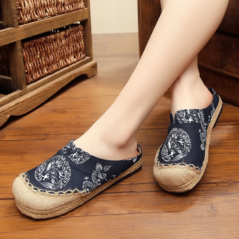 Women Fashion Comfortable Chinese Traditional Embroidery Flat Shoes Lady Casual Street Shoes Female Cool Shoes Zapatos E2175
Women Fashion Comfortable Chinese Traditional Embroidery Flat Shoes Lady Casual Street Shoes Female Cool Shoes Zapatos E2175