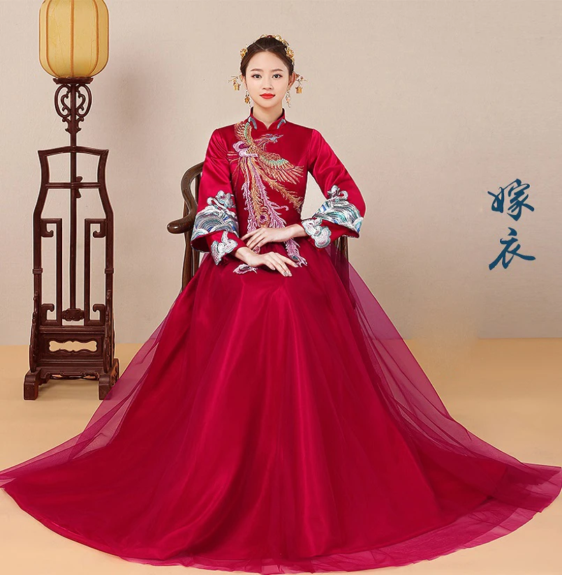 Oriental Bride's wedding dress Claret Long Sleeve Wedding Cheongsam Evening Dresses Chinese Style Embroidery Phoenix gown
Oriental Bride's wedding dress Claret Long Sleeve Wedding Cheongsam Evening Dresses Chinese Style Embroidery Phoenix gown