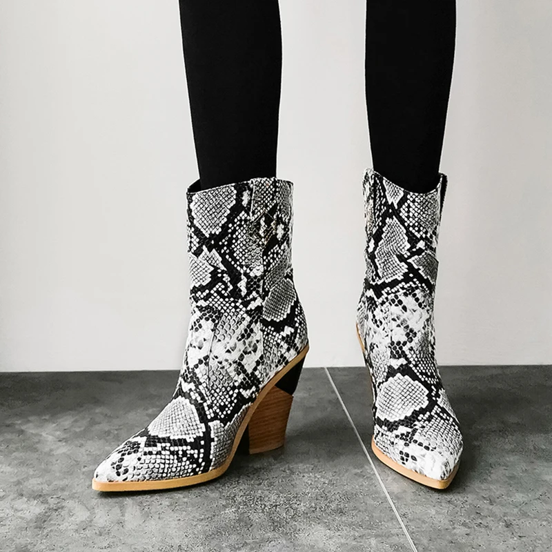 2019 New Autumn Winter Snake Print Ankle Boots for Women Western Cowboy Boots Women Wedge Pointed Toe platform High Heel Boots
2019 New Autumn Winter Snake Print Ankle Boots for Women Western Cowboy Boots Women Wedge Pointed Toe platform High Heel Boots
