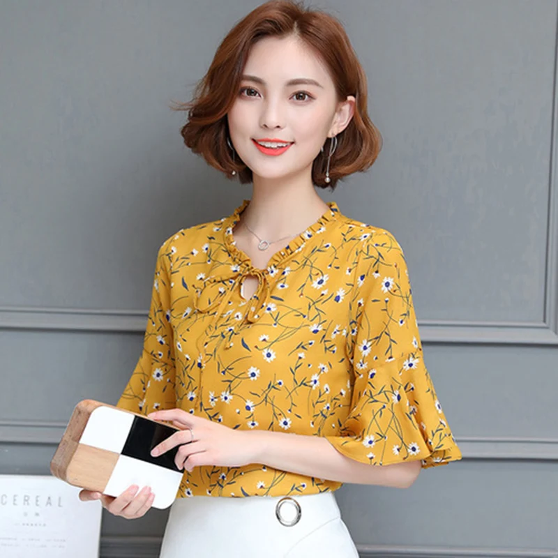 summer loose Floral Print Lacing stand collar Shirt New Woman Flare Sleeve Loose Blouse Tops blusas chemise femme blusas DF2410
summer loose Floral Print Lacing stand collar Shirt New Woman Flare Sleeve Loose Blouse Tops blusas chemise femme blusas DF2410