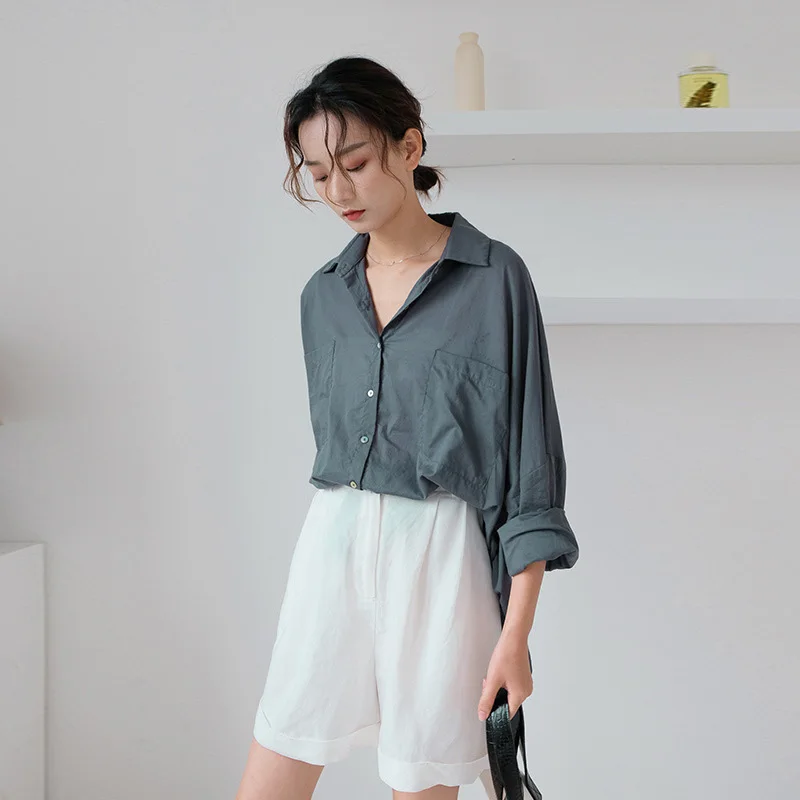 Casual Loose Women Shirts 2019 Spring New Fashion Collar Plus Size Blouse Long Sleeve Buttons White Shirt Women Tops Streetwear
Casual Loose Women Shirts 2019 Spring New Fashion Collar Plus Size Blouse Long Sleeve Buttons White Shirt Women Tops Streetwear