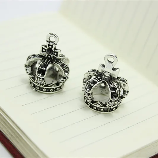 Wholesale (15 pieces/lot) 19*24mm two color Alloy 3D Crown Charms Jewelry Pendant Charms D0563
Wholesale (15 pieces/lot) 19*24mm two color Alloy 3D Crown Charms Jewelry Pendant Charms D0563