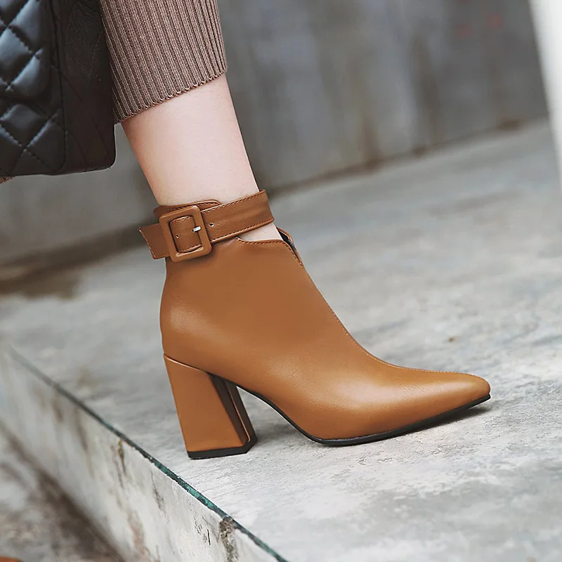 WETKISS Ankle Strap High Heels Women Boots Pointed Toe Footwear Zip Female Boot Pu Shoes Woman Winter 2019 New Plus Size 34-46
WETKISS Ankle Strap High Heels Women Boots Pointed Toe Footwear Zip Female Boot Pu Shoes Woman Winter 2019 New Plus Size 34-46