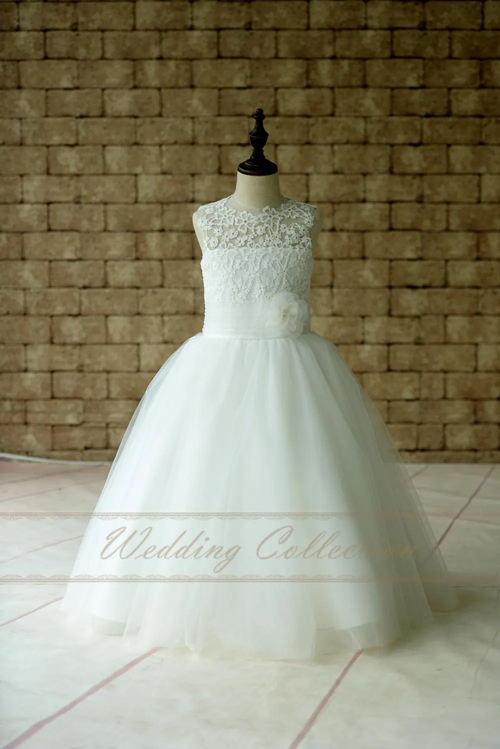 Tulle Lace A Line Flower Girl Dresses for Wedding First Communion Dresses Wedding Party Dress Runway Show Pageant Danceway
Tulle Lace A Line Flower Girl Dresses for Wedding First Communion Dresses Wedding Party Dress Runway Show Pageant Danceway