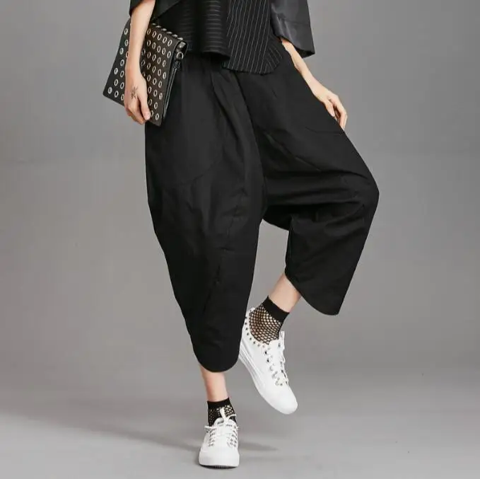 2020 summer new cropped trousers female original design elastic waist black cotton bloomers loose casual pants tide
2020 summer new cropped trousers female original design elastic waist black cotton bloomers loose casual pants tide