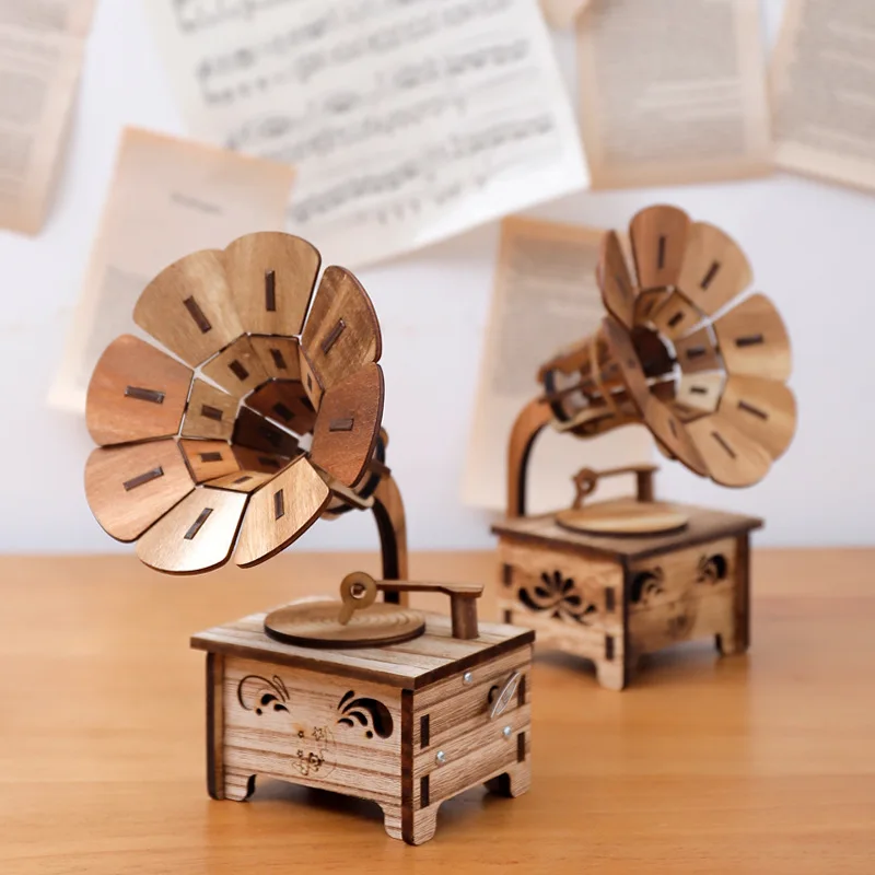 Retro Music Box Hand-cranked Girls Musical Boxes Gramophone Music Box For Children Birthday Gifts Home Wooden Crafts JJ50552
Retro Music Box Hand-cranked Girls Musical Boxes Gramophone Music Box For Children Birthday Gifts Home Wooden Crafts JJ50552