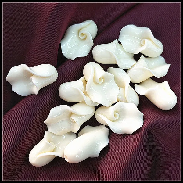 15PCS Charms flower beads white Colors Stone powder making size 8x16mmTop fashion beads for bracelet designs
15PCS Charms flower beads white Colors Stone powder making size 8x16mmTop fashion beads for bracelet designs