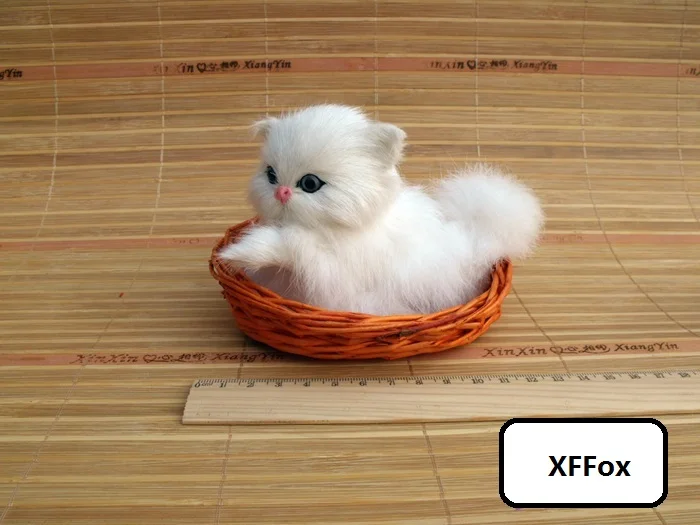 Милая реальная жизнь белая кошка модель в корзине пластик и мех имитация счастливая кошка кукла подарок около 13x5x12 см xf1244
