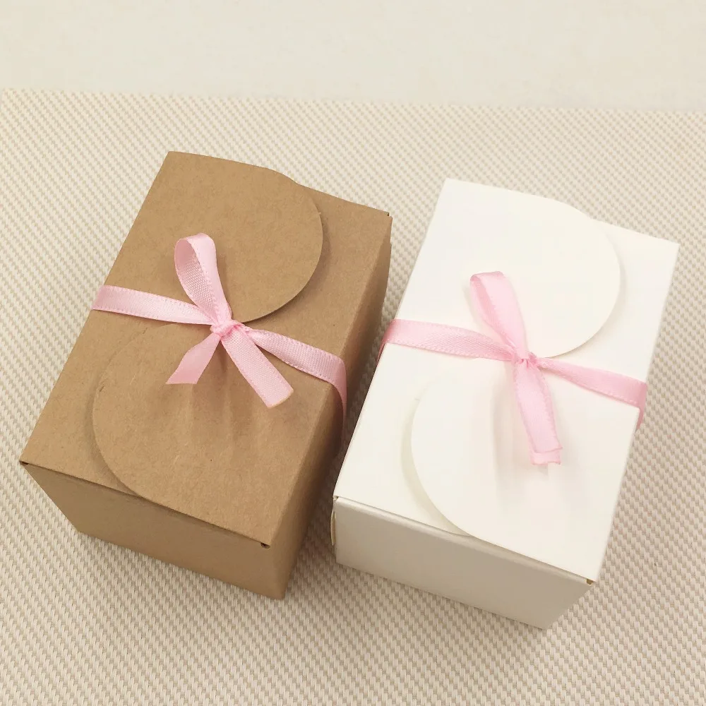 20Pcs Kraft Paper Jewelry/Chocolates/small cake/Candy Wedding Party Favor Boxes Handmade Gift Packing Box+Ribbon 9*6*6cm
20Pcs Kraft Paper Jewelry/Chocolates/small cake/Candy Wedding Party Favor Boxes Handmade Gift Packing Box+Ribbon 9*6*6cm