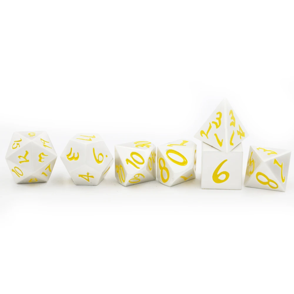 Новинка 7 шт./компл., креативные игральные кости D & D, металлические игральные кости с жемчугом, серебристо-желтое слово D4 D6 D8 D10 D12 D20, многогран...
Новинка 7 шт./компл., креативные игральные кости D & D, металлические игральные кости с жемчугом, серебристо-желтое слово D4 D6 D8 D10 D12 D20, многогран...