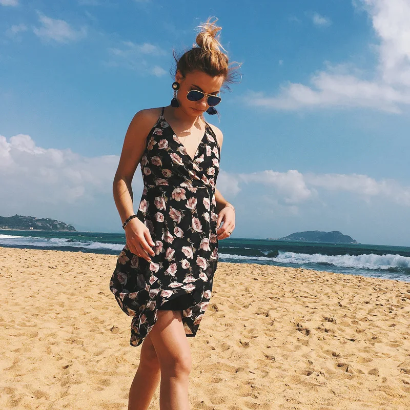 European and American V-collar long summer women's dress printed chiffon open back beach skirt mid-length skirt holiday
European and American V-collar long summer women's dress printed chiffon open back beach skirt mid-length skirt holiday