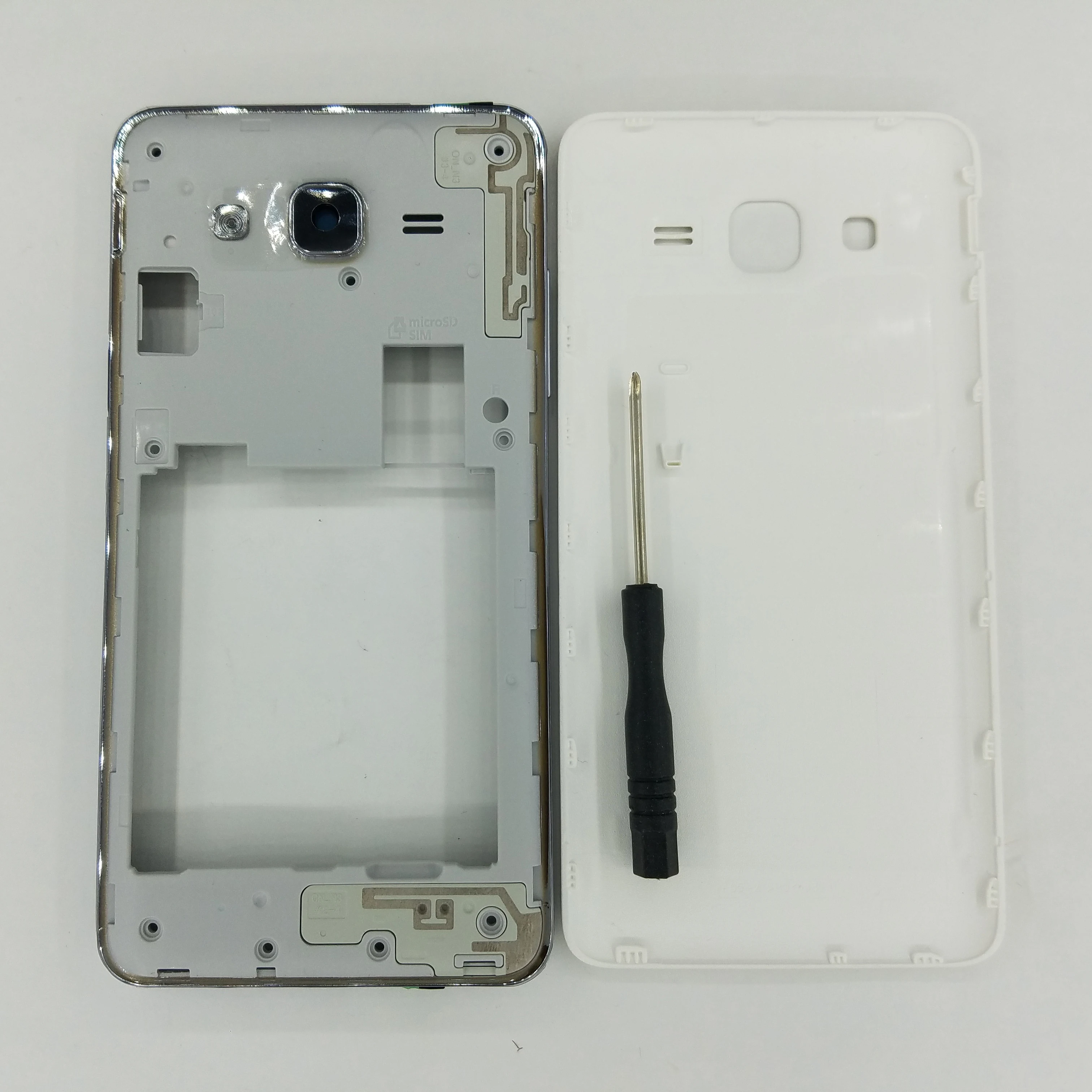 For Samsung Galaxy On 5 SM-G550T G550 G550T Original Phone New Housing Center Middle Frame With Back Panel Battery Cover Door
For Samsung Galaxy On 5 SM-G550T G550 G550T Original Phone New Housing Center Middle Frame With Back Panel Battery Cover Door