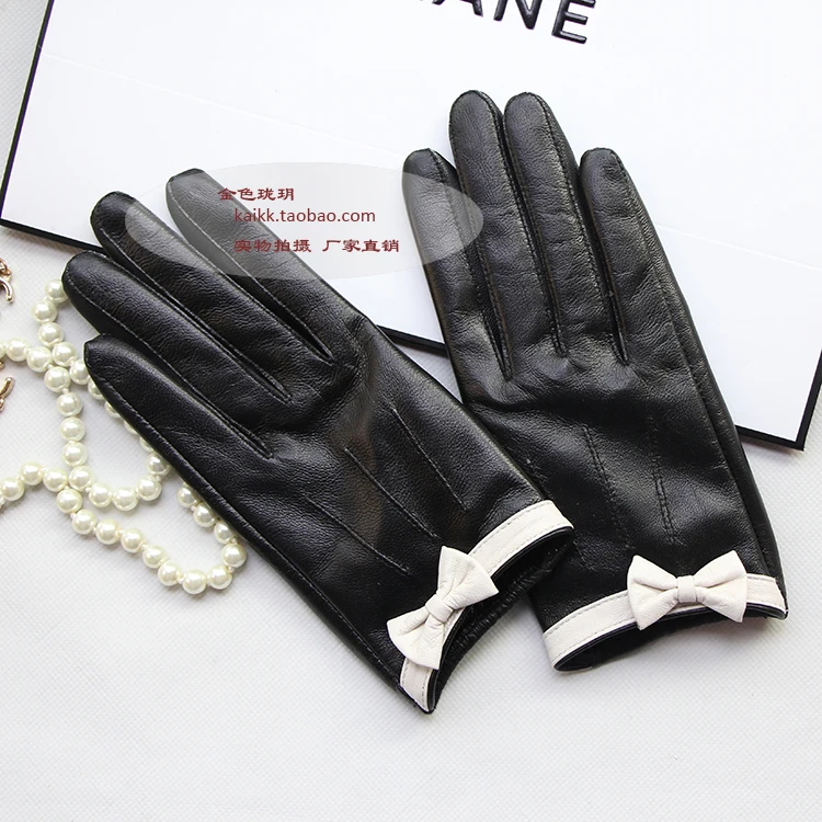 Bowknot Sheepskin Gloves Ladies Leather Hand Carved Sheepskin Black Touch Screen
Bowknot Sheepskin Gloves Ladies Leather Hand Carved Sheepskin Black Touch Screen