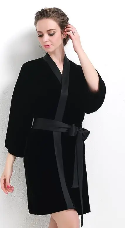 Spring and autumn luxury velvet flat flannelette V-neck collar color block women's paragraph kimono sleepwear nightgown robe
Spring and autumn luxury velvet flat flannelette V-neck collar color block women's paragraph kimono sleepwear nightgown robe