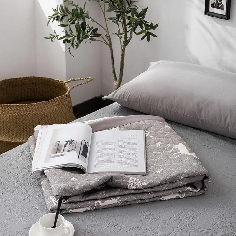 Famvotar Chic Cartoon Deer Summer Quilt Comforter Reversible Full Gift for Boys Girls Adult's Bed Couch Coverlet Blanket -Grey 
Famvotar Chic Cartoon Deer Summer Quilt Comforter Reversible Full Gift for Boys Girls Adult's Bed Couch Coverlet Blanket -Grey