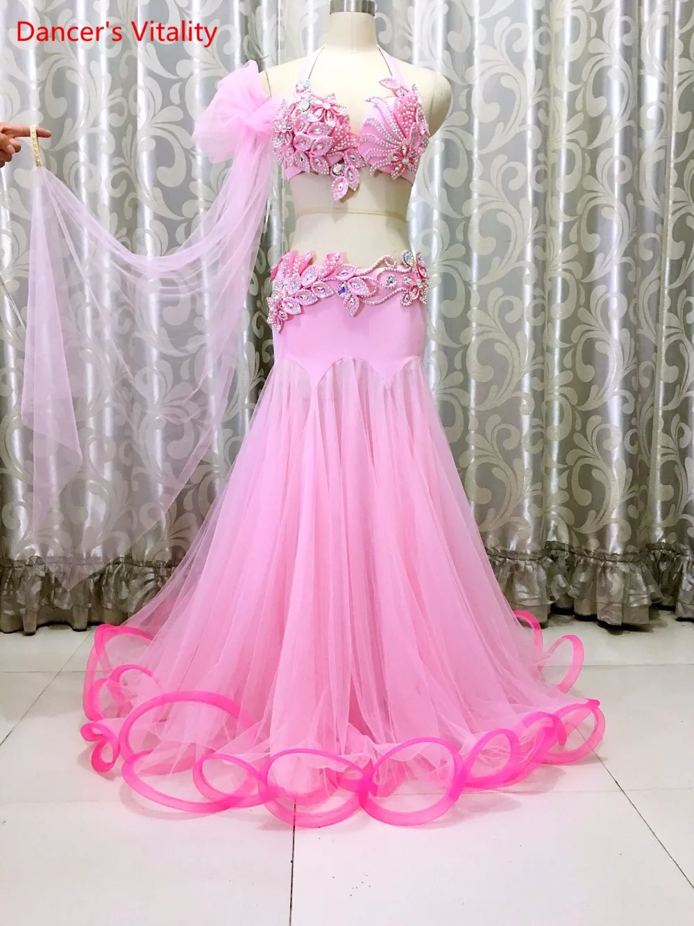 Dancer's Vitality Belly Dance Costumes Diamond Embroidery Bra Shoulder Cupcake Dress Bellydance Set For Oriental Dance Costumes
Dancer's Vitality Belly Dance Costumes Diamond Embroidery Bra Shoulder Cupcake Dress Bellydance Set For Oriental Dance Costumes