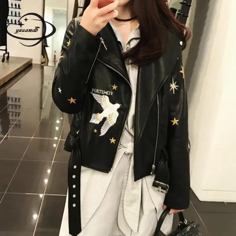 Yauamdb Women Faux Leather Jacket Spring Autumn S-xl Female Coat Embroidery Clothing Zipper Ladies Motorcycle Slim Outerwear 139
Yauamdb Women Faux Leather Jacket Spring Autumn S-xl Female Coat Embroidery Clothing Zipper Ladies Motorcycle Slim Outerwear 139