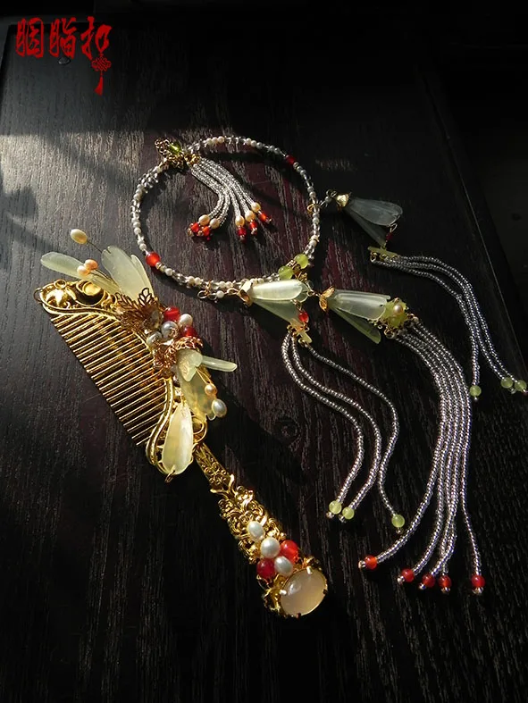 JinLv Ancient Chinese Traditional Hair Jewelry Long Tassel Hair Piece Green Xiu Jade Tang Vintage Cheongsam Chi-Pao Accessory
JinLv Ancient Chinese Traditional Hair Jewelry Long Tassel Hair Piece Green Xiu Jade Tang Vintage Cheongsam Chi-Pao Accessory