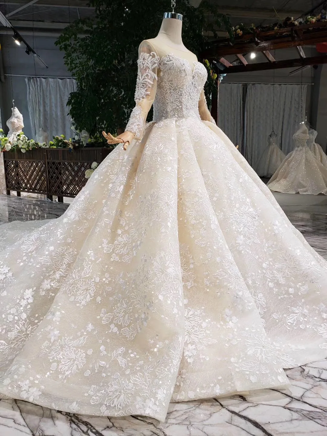 Vestido De Noiva 2019 Bride Dress Robe Mariage Abito Da Sposa Gelinlik Sexy Bohemian Lace Long Sleeve Ball Gown Wedding Dress
Vestido De Noiva 2019 Bride Dress Robe Mariage Abito Da Sposa Gelinlik Sexy Bohemian Lace Long Sleeve Ball Gown Wedding Dress