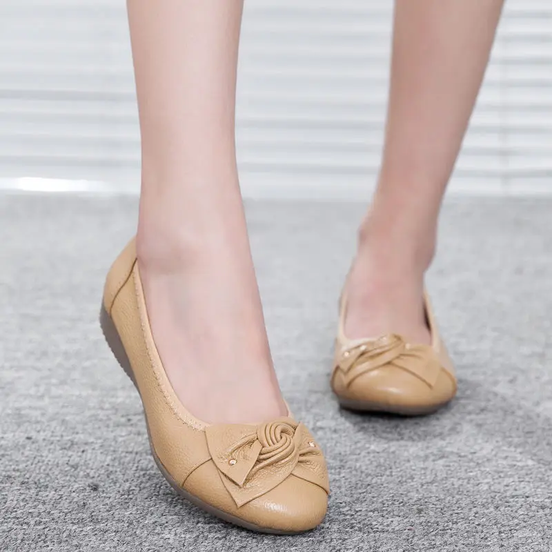 Spring Shoes Woman Flats Genuine Leather Slip On Ballet Flats Bowknot Casual Women Shoes Moccasins Loafers Plus Size 43 WSH3376
Spring Shoes Woman Flats Genuine Leather Slip On Ballet Flats Bowknot Casual Women Shoes Moccasins Loafers Plus Size 43 WSH3376