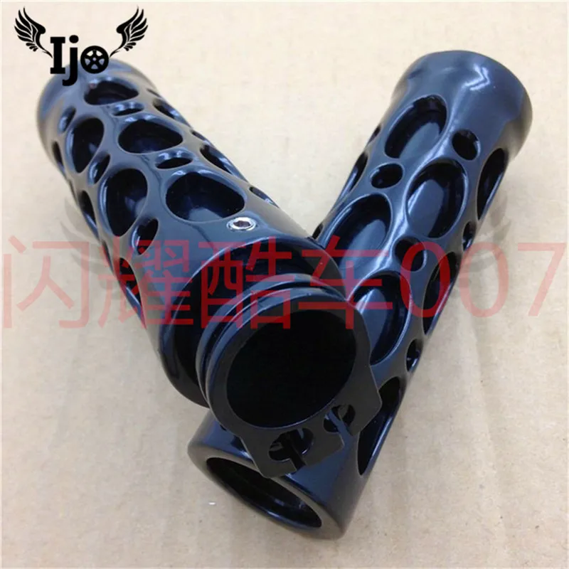 motorcycle High-quality handlebar Aluminium alloy professional Non-slip parts universal 22mm 25mm motorbike handlebar grips
motorcycle High-quality handlebar Aluminium alloy professional Non-slip parts universal 22mm 25mm motorbike handlebar grips