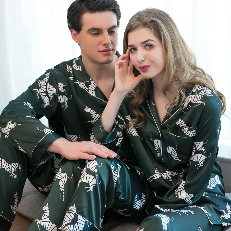 Couples Long Sleeve Pajamas Girls Ice Silk Sexy Sleepwear Mens Silk Homewear 2pcs Cardigan Men's Home Suit Plus Size D-2169
Couples Long Sleeve Pajamas Girls Ice Silk Sexy Sleepwear Mens Silk Homewear 2pcs Cardigan Men's Home Suit Plus Size D-2169