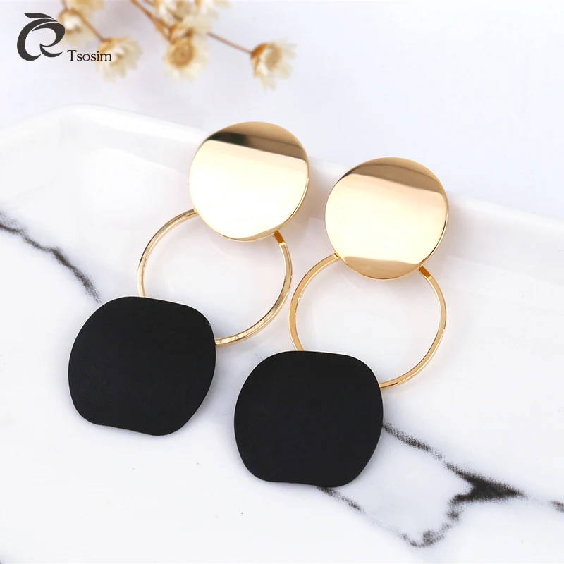 Fashion New Fashion Earrings Boutique Joker Geometric Copper Metal Earrings Creative Female Ear Jewelry Pendants
Fashion New Fashion Earrings Boutique Joker Geometric Copper Metal Earrings Creative Female Ear Jewelry Pendants