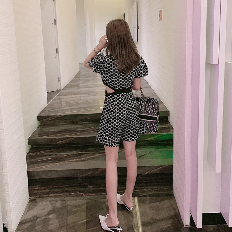 Сиамские брюки 2019 летние новые сексуальные тонкие хитовые цветные широкие с
