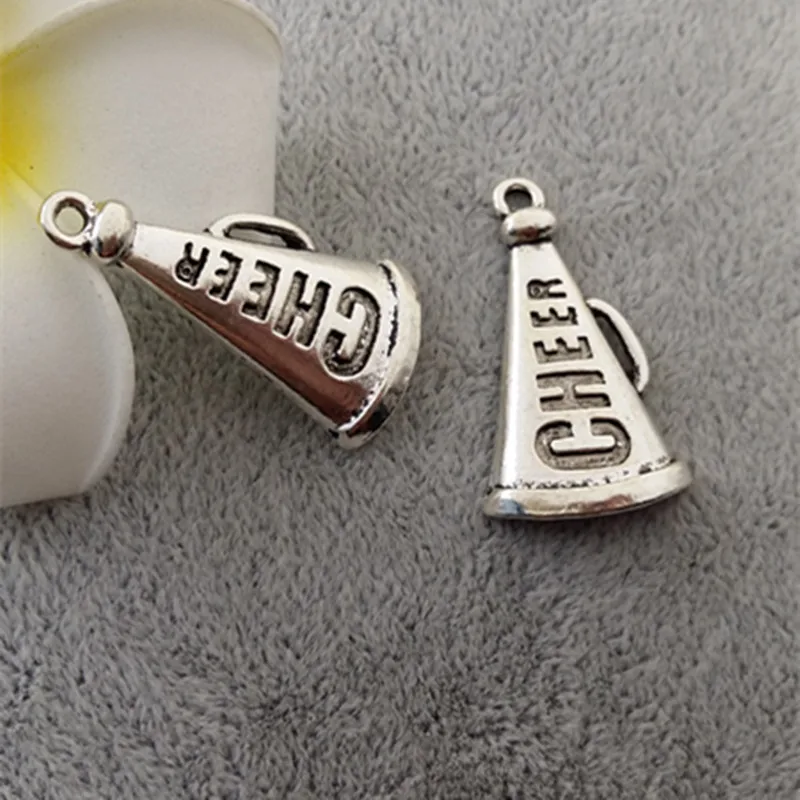 High Quality 20 Pieces/Lot 18mm*32mm Antique Silver Plated Cheer Loudspeaker Horn Charms
High Quality 20 Pieces/Lot 18mm*32mm Antique Silver Plated Cheer Loudspeaker Horn Charms