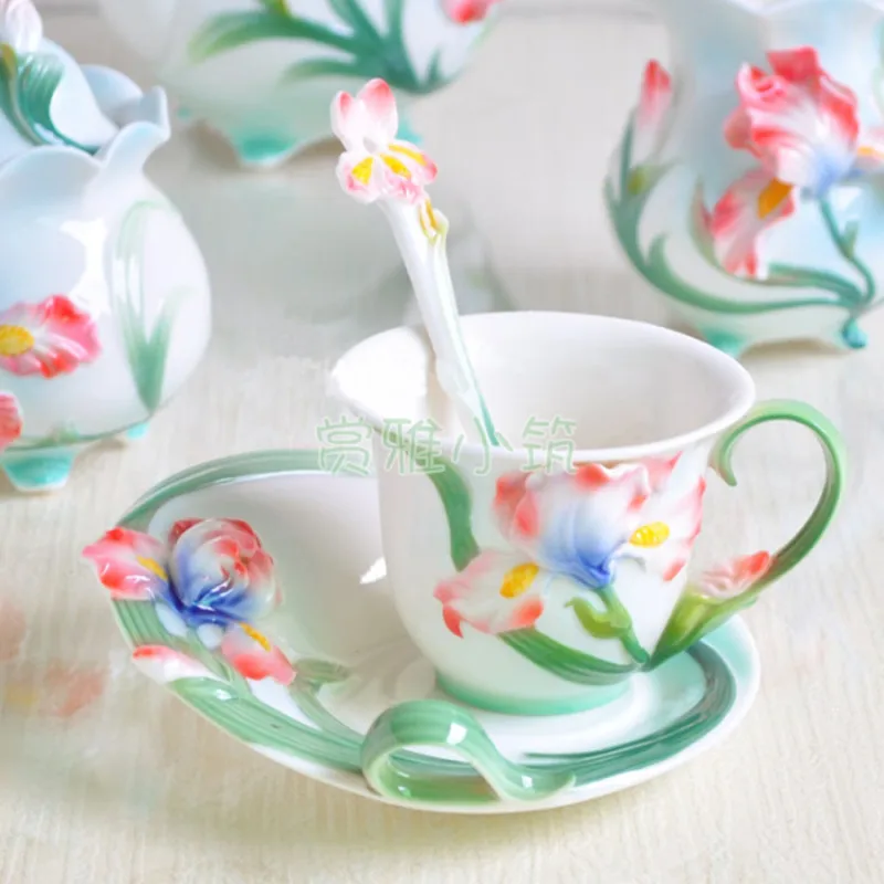 European Style Iris Coffee Cup Set, China Bone Ceramic Tea Mlik Cup and Saucer With Spoons Creative Drinkware Gift
European Style Iris Coffee Cup Set, China Bone Ceramic Tea Mlik Cup and Saucer With Spoons Creative Drinkware Gift