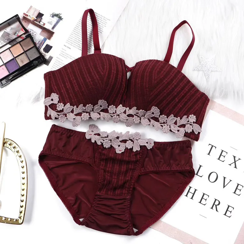 Sexy Underwear Set Wire Free Push Up Bra and Panty Set 1/2 Cup Lace Lingerie Set Women Gathered Bralette Bra Set
Sexy Underwear Set Wire Free Push Up Bra and Panty Set 1/2 Cup Lace Lingerie Set Women Gathered Bralette Bra Set