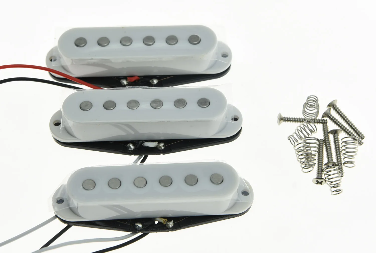 Звукосниматели KAISH 3x N/M/B Alnico 5 белые, с одной спиралью, с высокой выходной мощностью, SSS звукосниматель для Strat
Звукосниматели KAISH 3x N/M/B Alnico 5 белые, с одной спиралью, с высокой выходной мощностью, SSS звукосниматель для Strat
