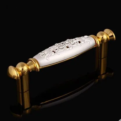 96MM deluxe 24K gold furniture decoration handle glass diamond wine cabinet wardrobe door pull k9 crystal dresser drawer handle
96MM deluxe 24K gold furniture decoration handle glass diamond wine cabinet wardrobe door pull k9 crystal dresser drawer handle