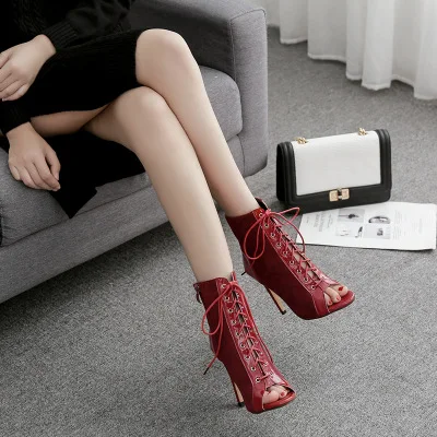 Summer Women's Fashion Mature Sandals Red Black Solid Rome Shoes Flock Fish Mouth Thin Heels Female Outdoors
Summer Women's Fashion Mature Sandals Red Black Solid Rome Shoes Flock Fish Mouth Thin Heels Female Outdoors