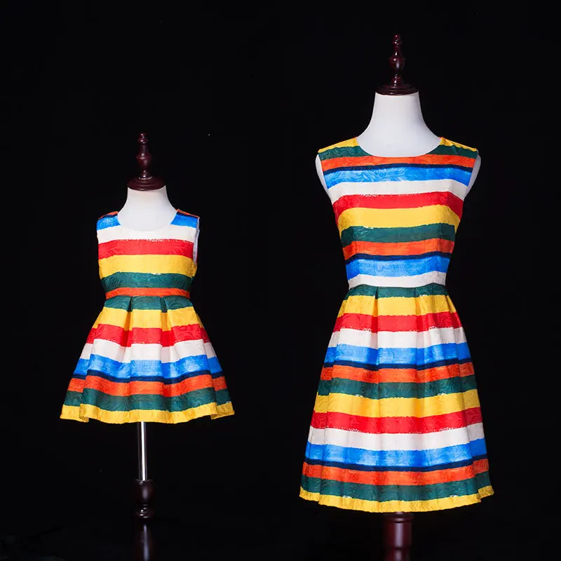 Summer family matching outfits mom & kids dress rainbow striped print mother and girl clothing sleeveless Aline jacquard dresses
Summer family matching outfits mom & kids dress rainbow striped print mother and girl clothing sleeveless Aline jacquard dresses
