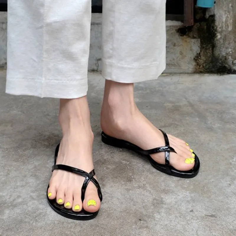 Summer Women Slippers Cross tied Beach flip flops Flat black roman Ladies Shoes Slippers Beach Flip Flops Solid slippers Size 40
Summer Women Slippers Cross tied Beach flip flops Flat black roman Ladies Shoes Slippers Beach Flip Flops Solid slippers Size 40