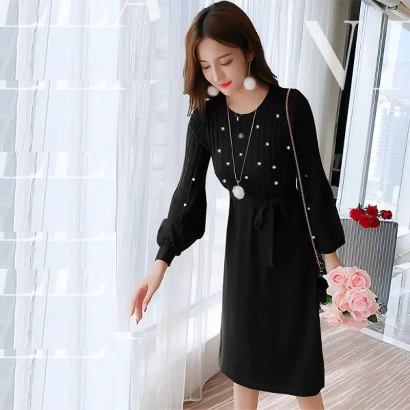Women Sweater Dress Spring Autumn Clothes 2019 New Fashion Beading Long Sleeve Knitted Dress Women Casual Belt Midi Dress D256
Women Sweater Dress Spring Autumn Clothes 2019 New Fashion Beading Long Sleeve Knitted Dress Women Casual Belt Midi Dress D256